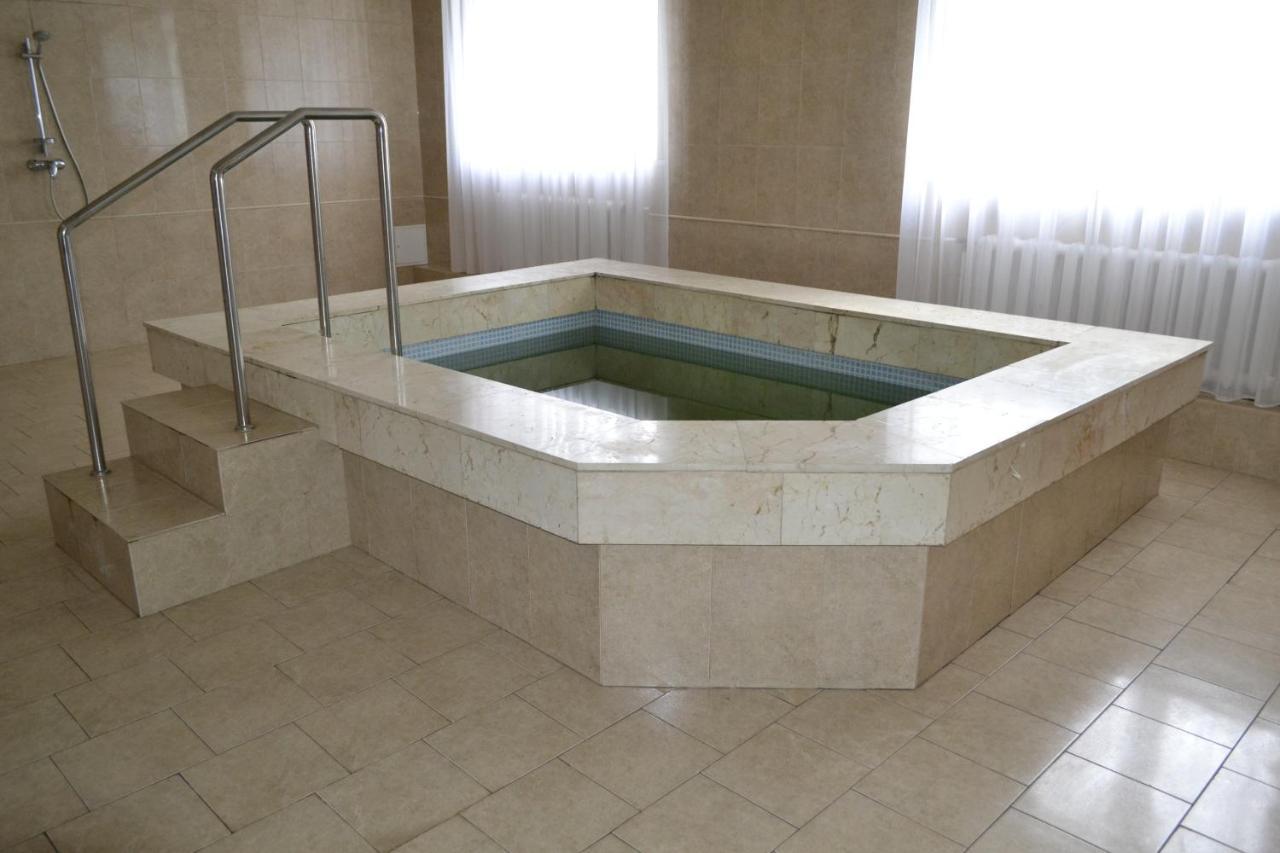 Dnipro Hotel Czerkasy Zewnętrze zdjęcie